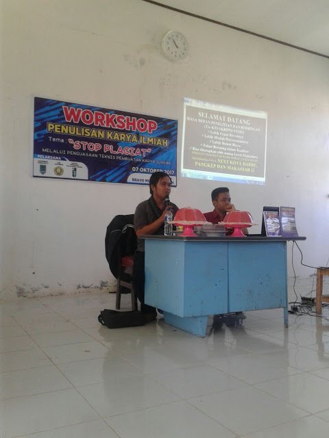 Workshop Karya Ilmiah Versi Cepat di STIA Al Gazali Barru